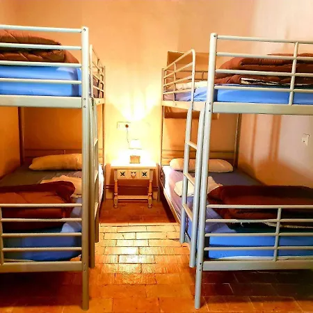 Masia Grupos Con Piscina Privada28 Pax * Cabanelles
